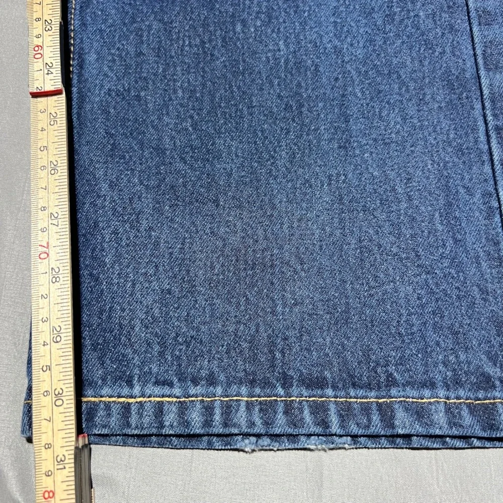 Levis 505 Regular Fit Straight Leg Jeans Mens 42x32 Medium Wash Blue 00505-0216